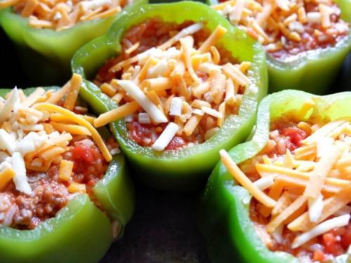 Mom's Stuffed Green Peppers Recipe is a family favourite! This recipe is easy, delicious and healthy!