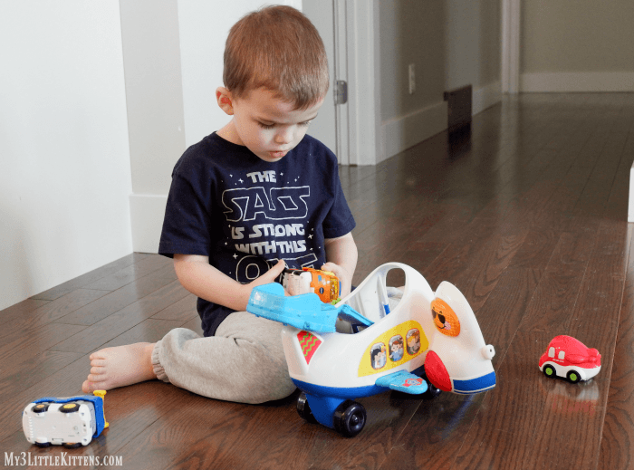 VTech Go! Go! Smart Wheels Toys! The Racing Runaway Airplane, Race Car and Dump Truck pair fantastically together for extra fantastic playtime!